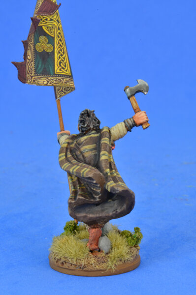 Irish Warbanner Bearer