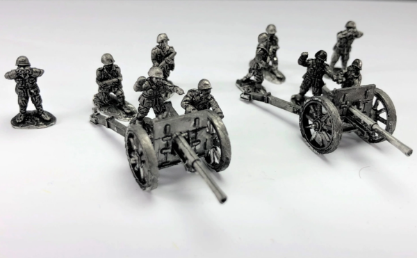 75mm Field Guns (x2) & Italian Gun Crew