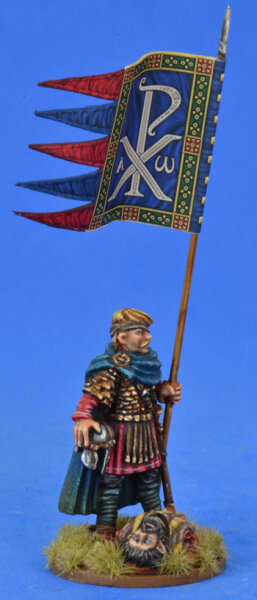 Briton Warbanner Bearer